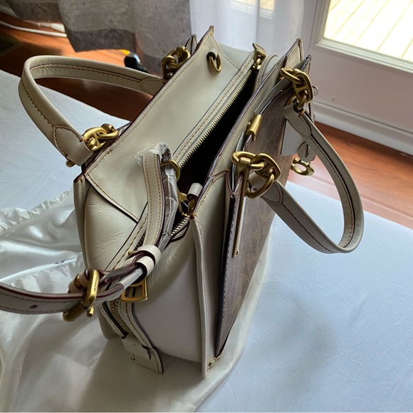 Coach hand bag - Picture 6 of 13